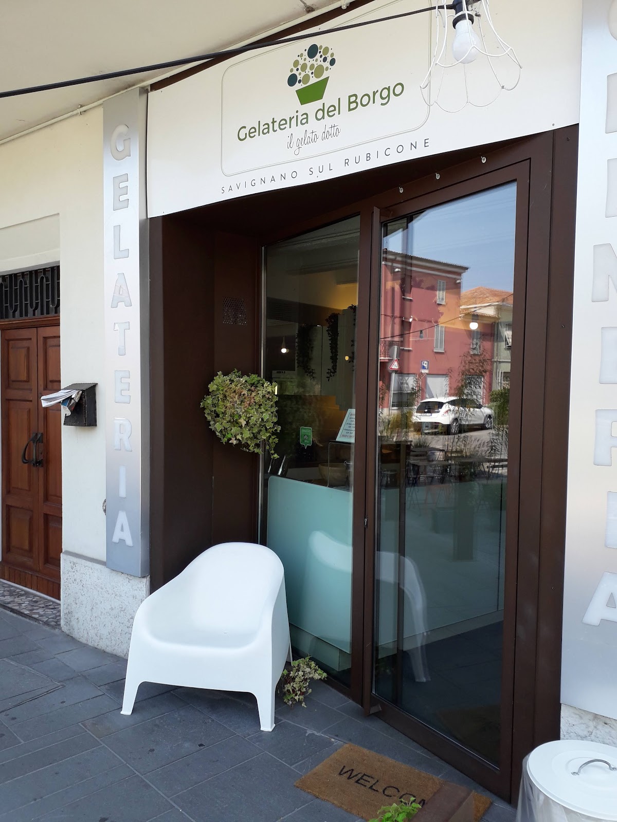 Il locale visto dall'interno.