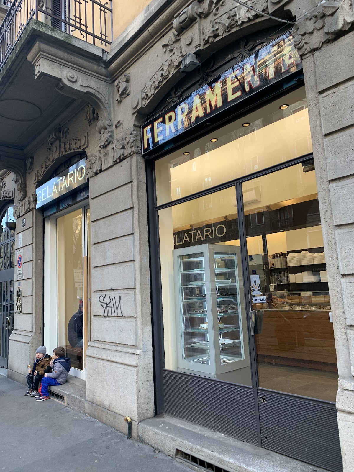 Il locale in servizio.