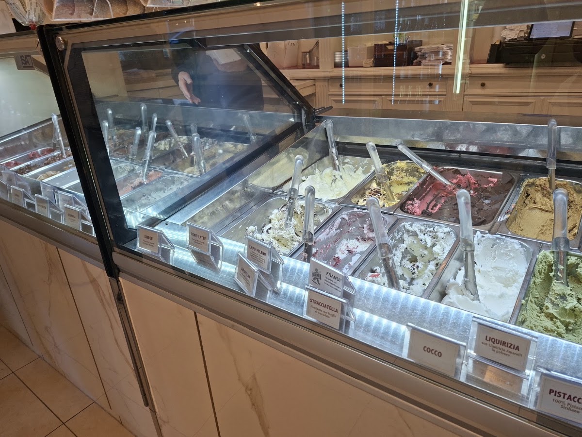Il locale visto dall'interno.