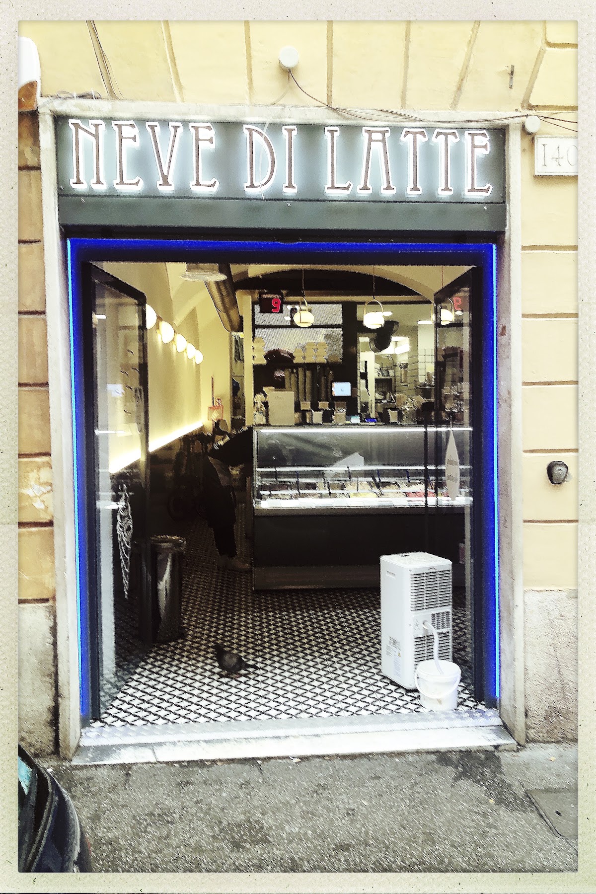 Neve di Latte — Banchi Vecchi