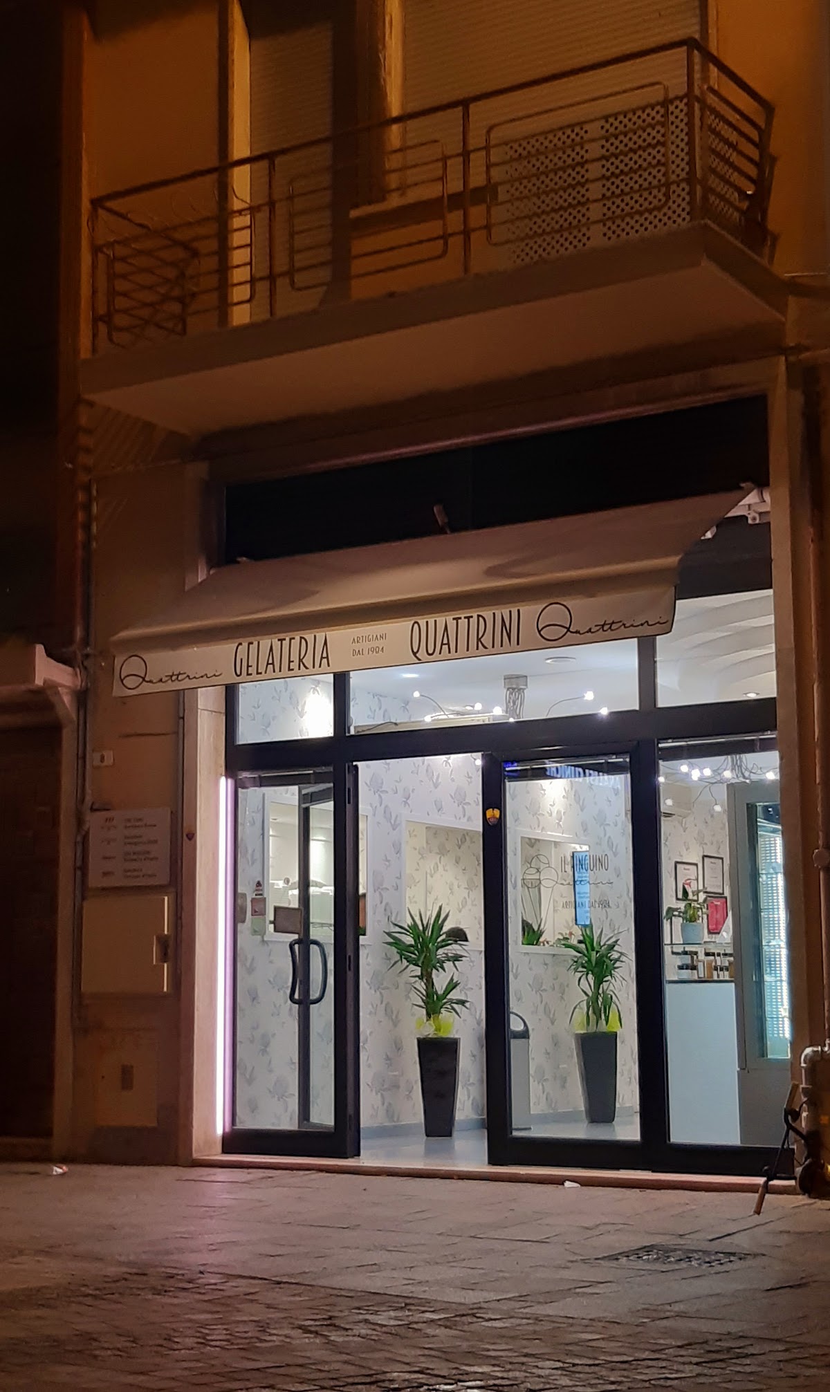 Il locale in servizio.