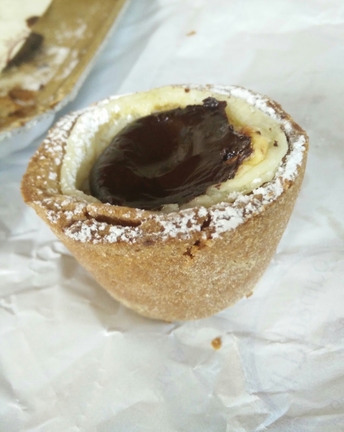 Le vaschette in vetrina.