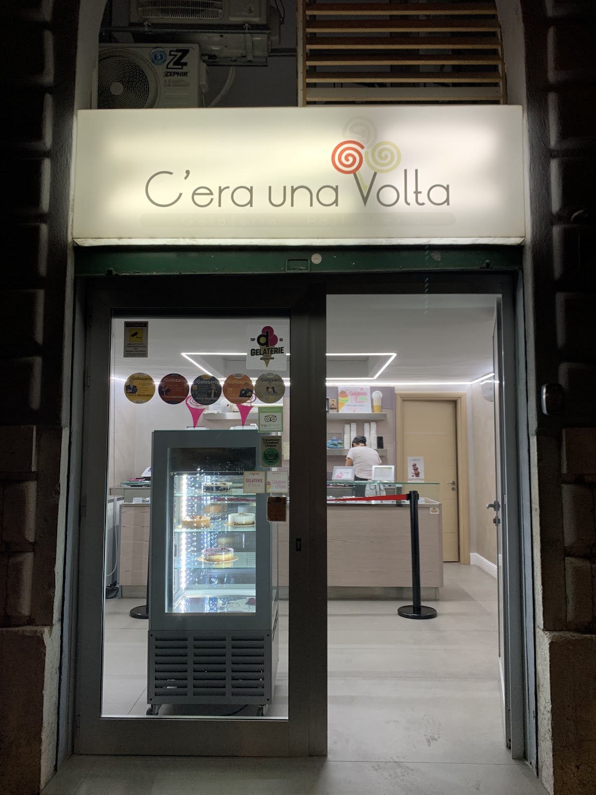 Un dettaglio del banco.