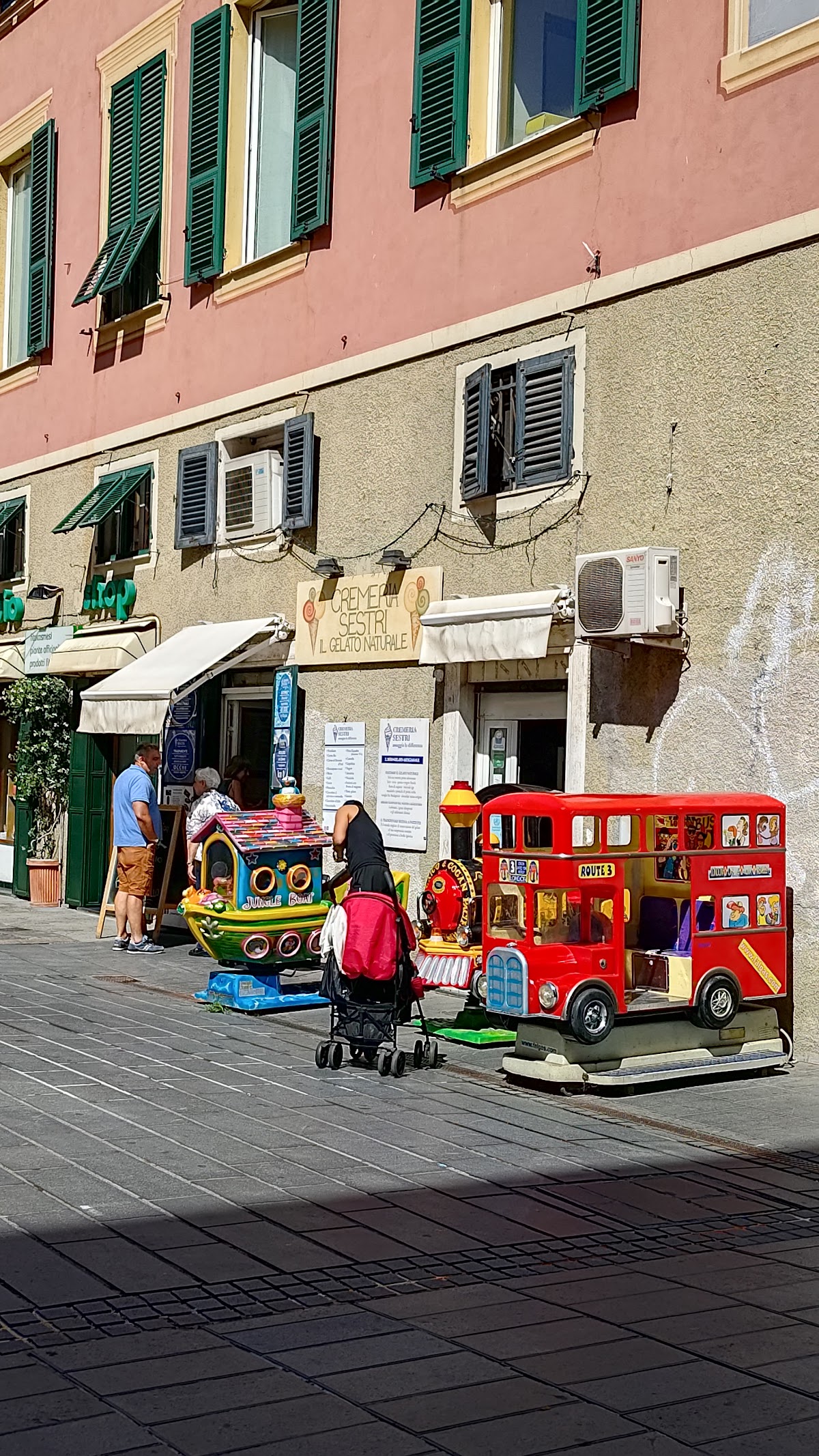Il locale visto dall'interno.