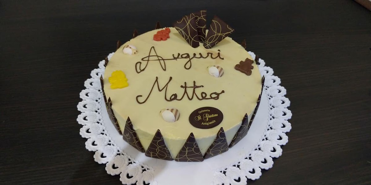 Le vaschette in vetrina.