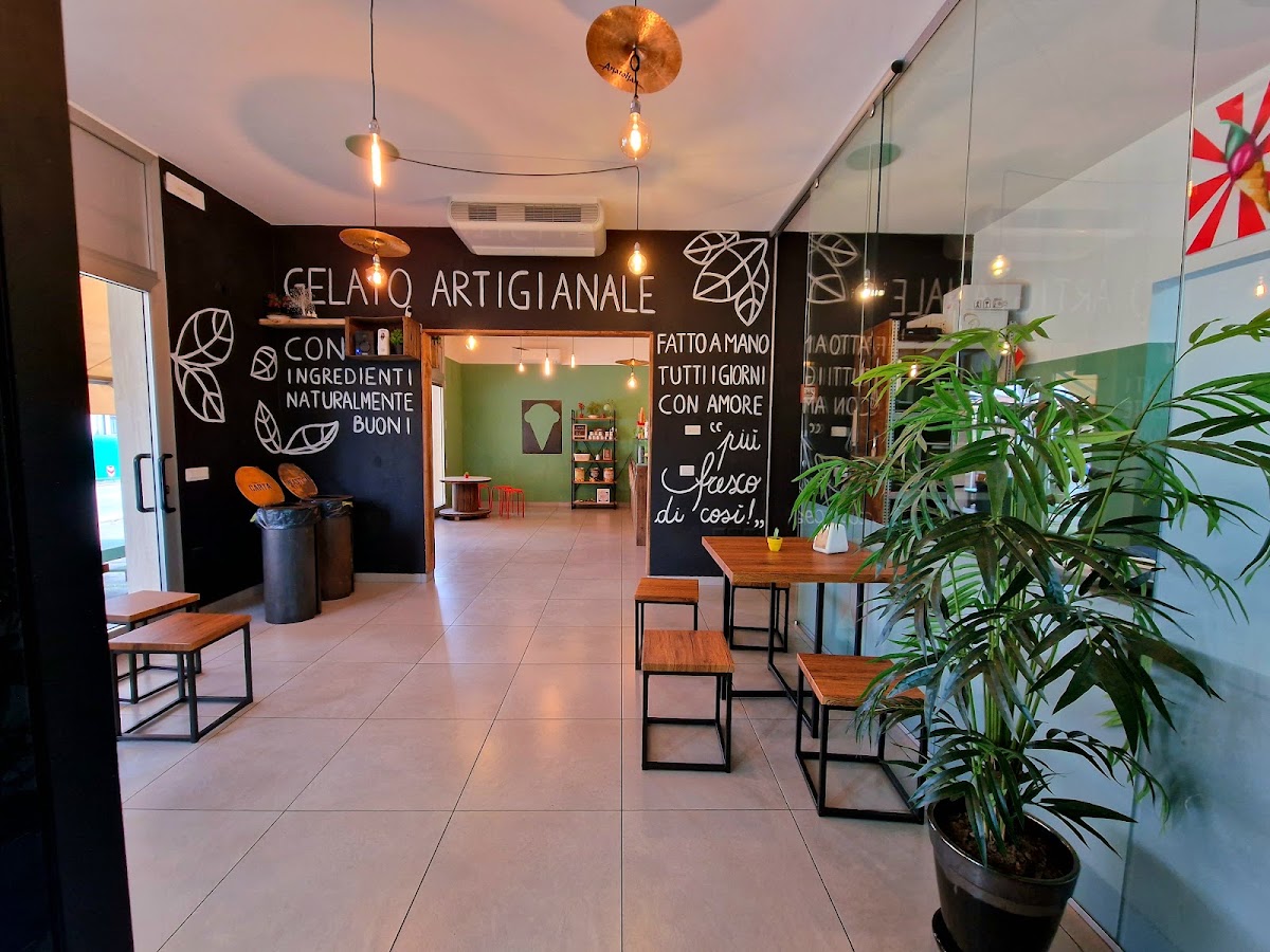 Il locale visto dall'interno.