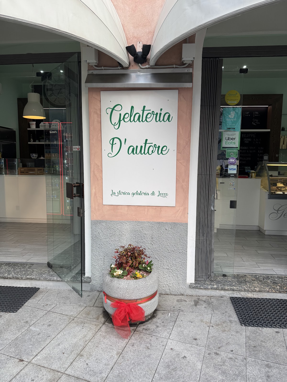 Un dettaglio del banco.