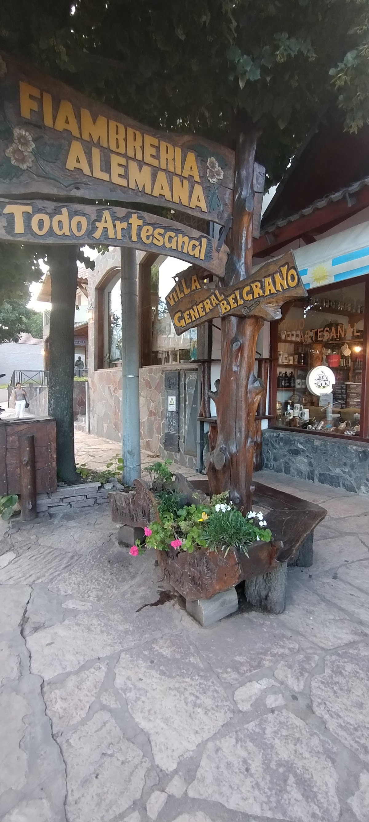 Burgenland Heladería & Chocolatería Alemana