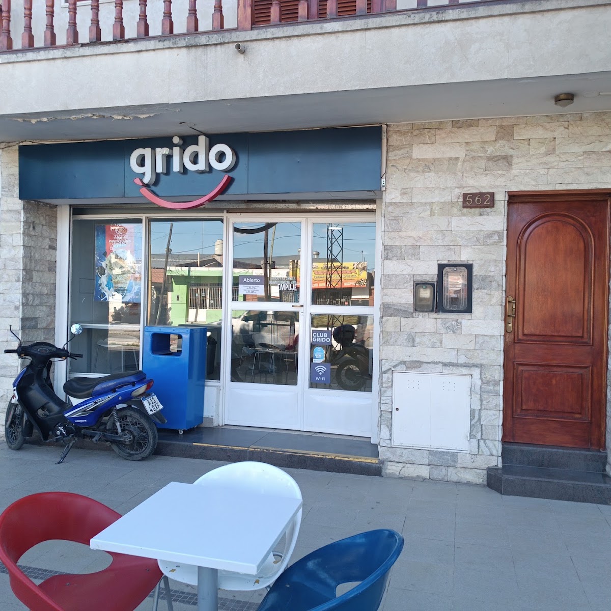 Grido helado (Av. Aristóbulo del Valle, La Banda)